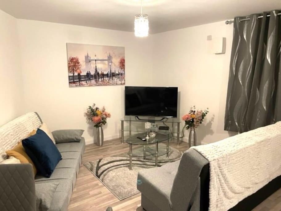 Supreme - 1 Bedroom Apart Sleeps 4 Short/Long Stay Gillingham  Ngoại thất bức ảnh