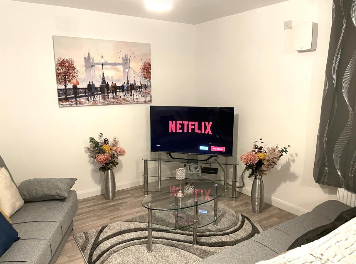 Supreme - 1 Bedroom Apart Sleeps 4 Short/Long Stay Gillingham  Ngoại thất bức ảnh
