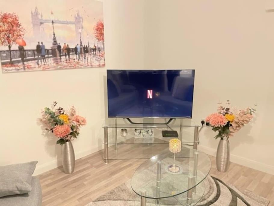 Supreme - 1 Bedroom Apart Sleeps 4 Short/Long Stay Gillingham  Ngoại thất bức ảnh