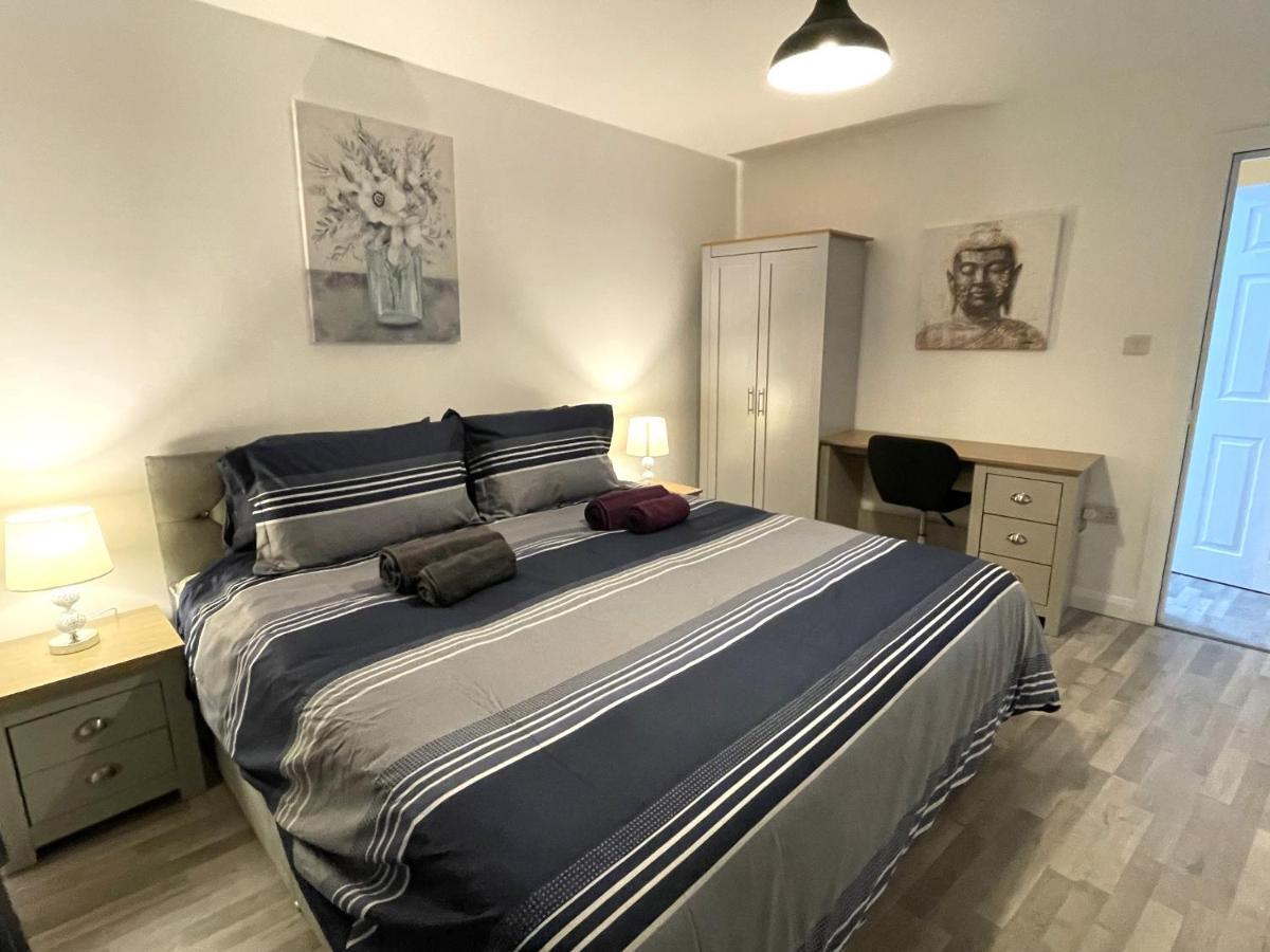 Supreme - 1 Bedroom Apart Sleeps 4 Short/Long Stay Gillingham  Ngoại thất bức ảnh