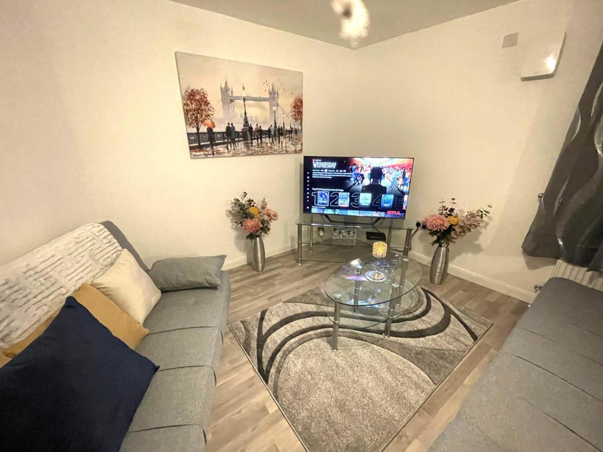 Supreme - 1 Bedroom Apart Sleeps 4 Short/Long Stay Gillingham  Ngoại thất bức ảnh