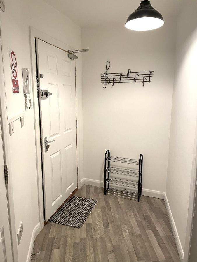 Supreme - 1 Bedroom Apart Sleeps 4 Short/Long Stay Gillingham  Ngoại thất bức ảnh