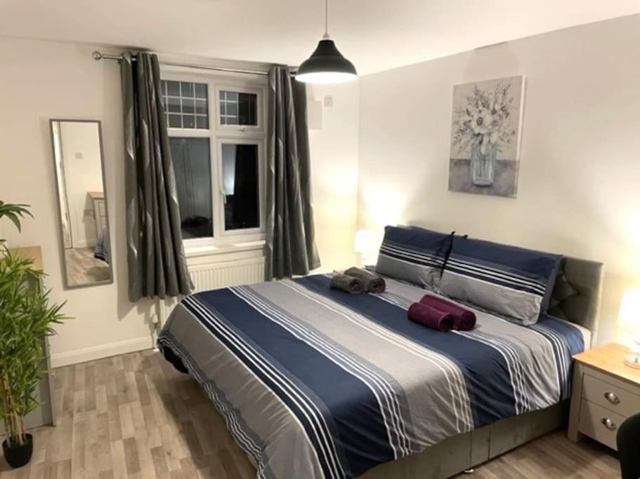 Supreme - 1 Bedroom Apart Sleeps 4 Short/Long Stay Gillingham  Ngoại thất bức ảnh